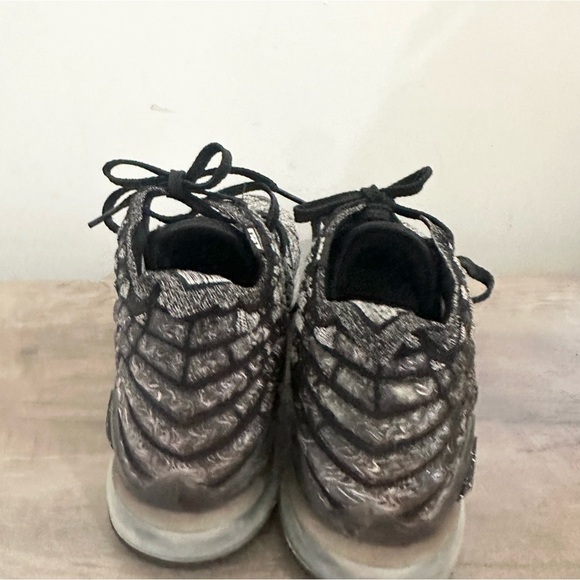 Nike Lebron 17 XVII In The Arena Black White Sneakers BQ3177-002 Men's Size 10.5 - Picture 2 of 8